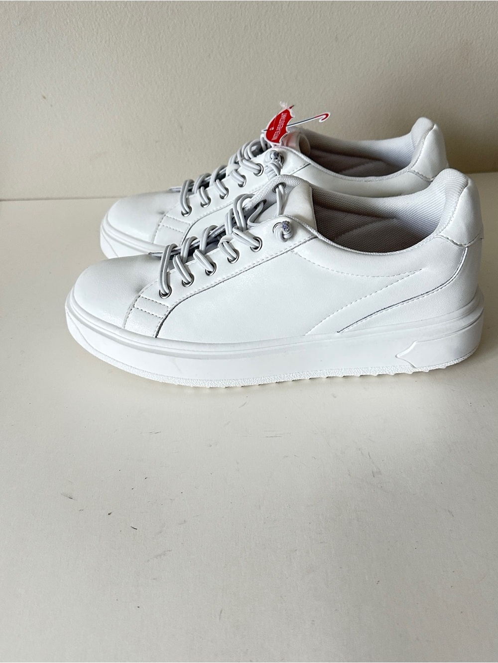 NEW Blondo Goose Waterproof White Low-Top Leather Women's Sneakers, Sz 7.5M - Picture 2 of 11